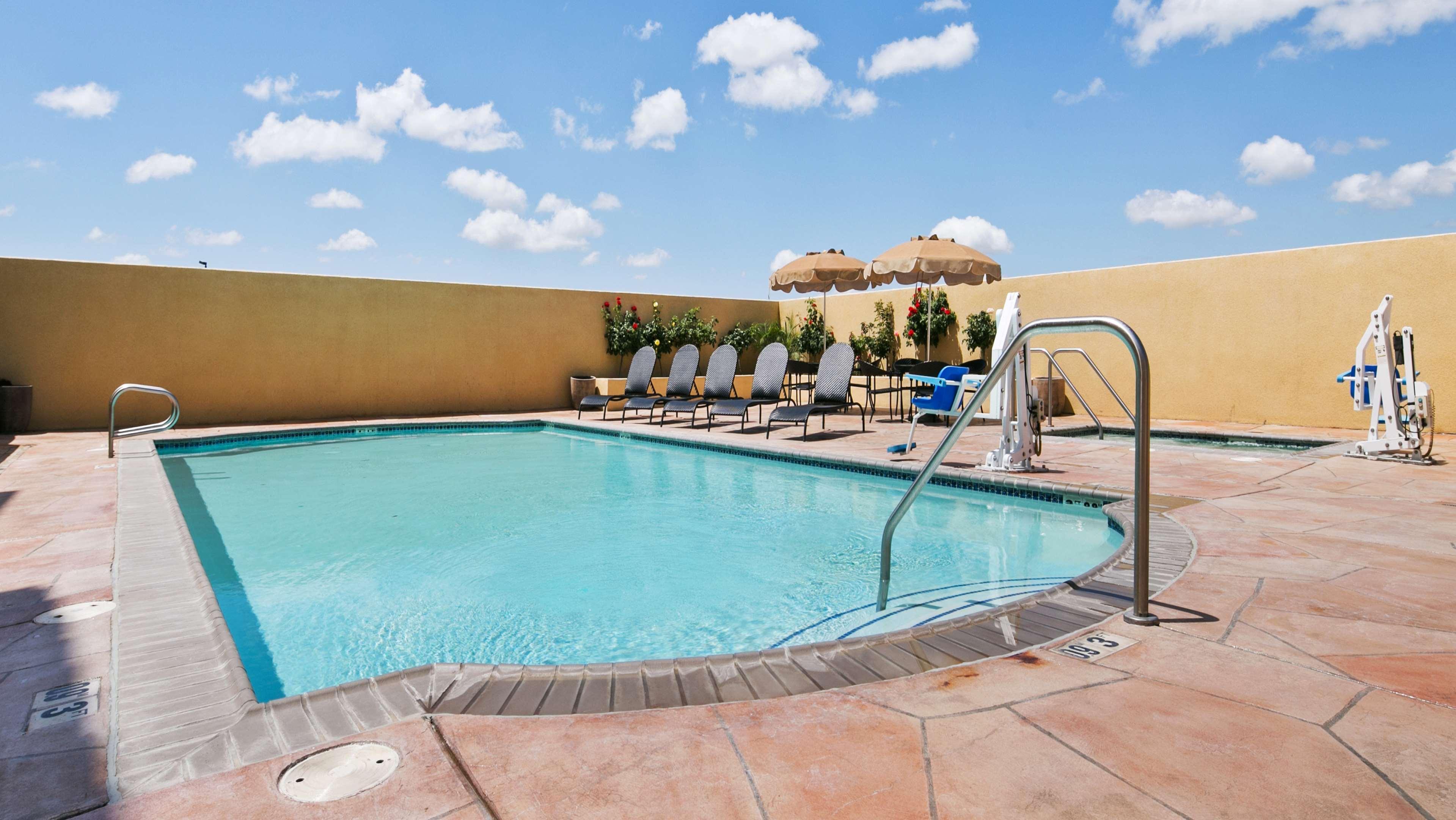 Best Western Plus Wasco Inn & Suites Luaran gambar