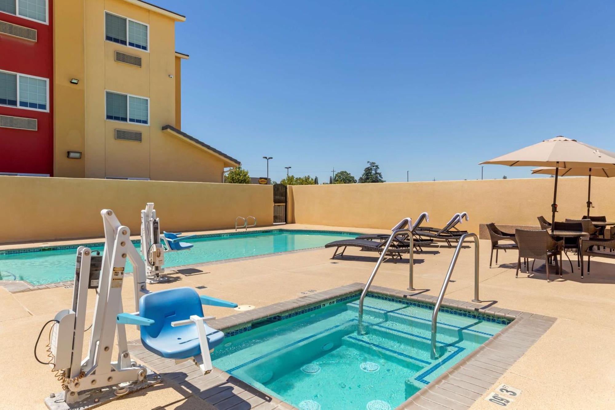 Best Western Plus Wasco Inn & Suites Luaran gambar